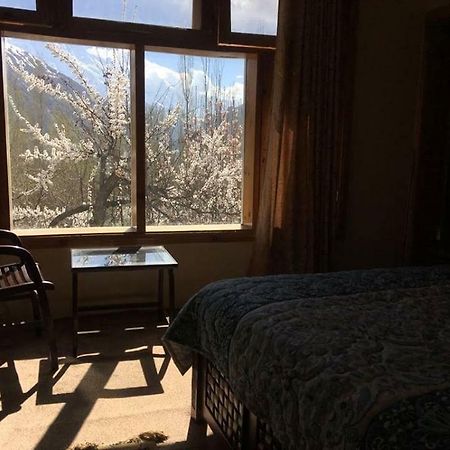 Embassy Villa Suites Karimabad  Экстерьер фото