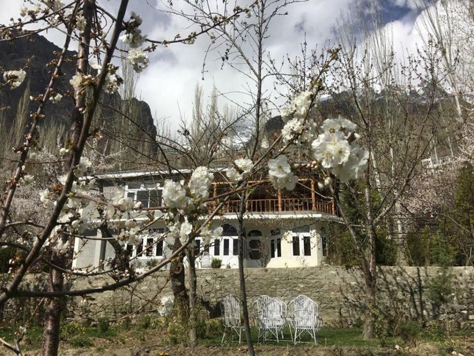 Embassy Villa Suites Karimabad  Экстерьер фото