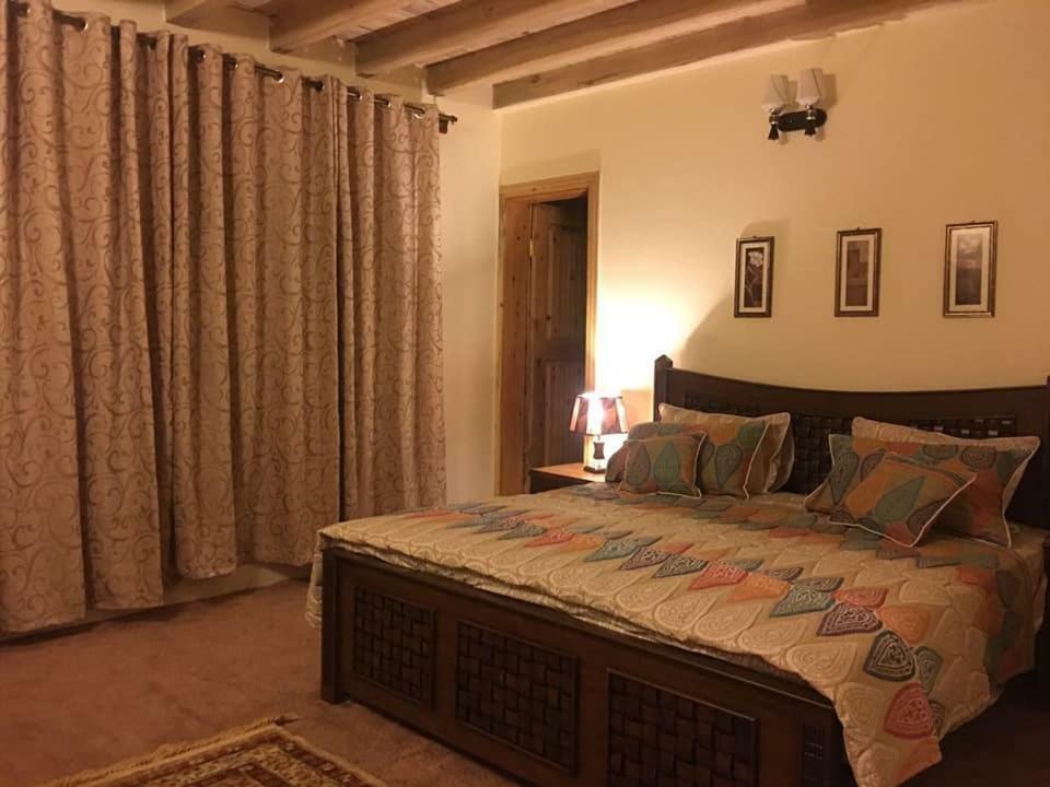 Embassy Villa Suites Karimabad  Экстерьер фото