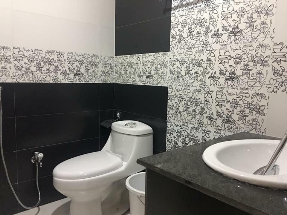 Embassy Villa Suites Karimabad  Экстерьер фото