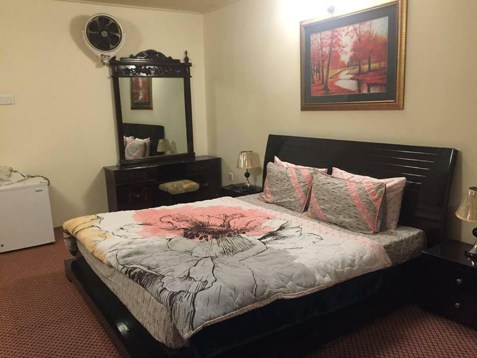 Embassy Villa Suites Karimabad  Экстерьер фото