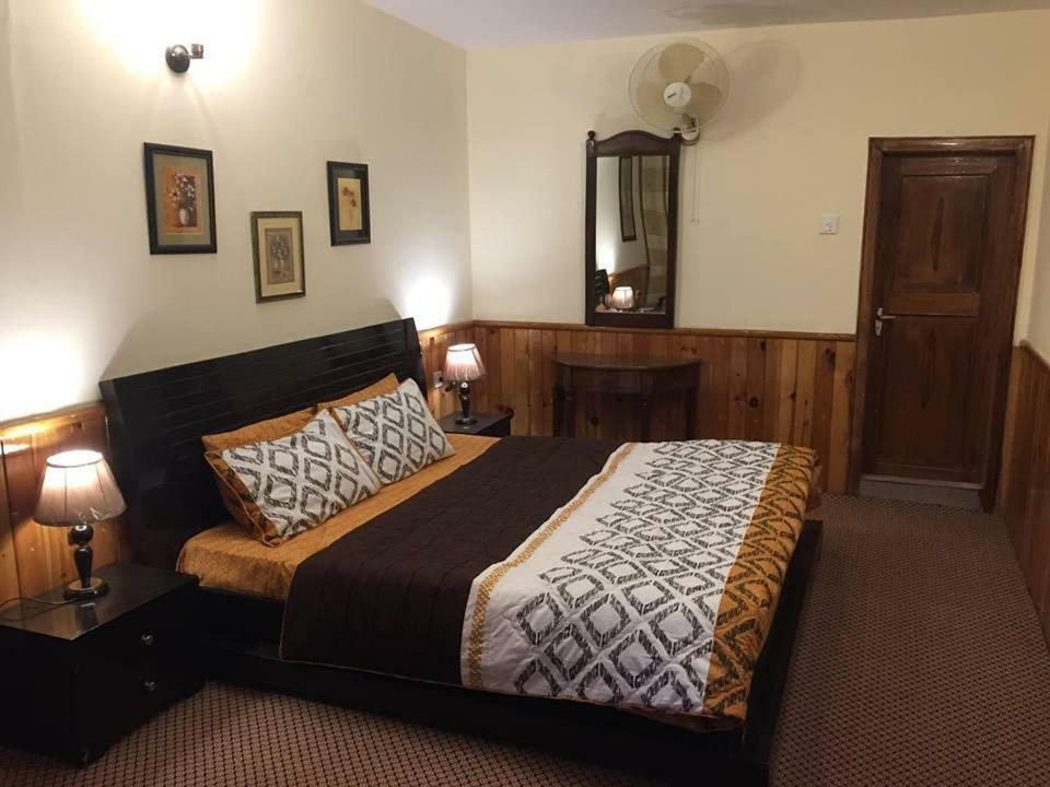 Embassy Villa Suites Karimabad  Экстерьер фото